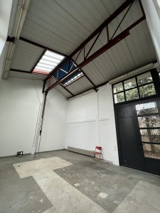 Local d'activité de 75m2 avec extérieur privatif à louer rue Alain Paris 14.