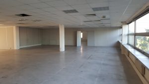 Local de production de 27,56 m² à louer au 2ème étage de Métropole 19, Paris 19.